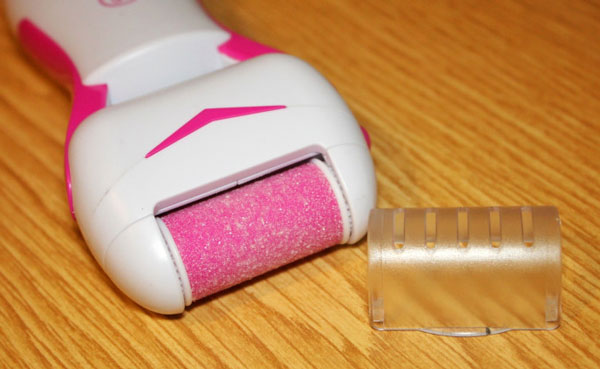 سنگ پای برقی کیمی KM-2502X قابل شستشو است و شما می توانید بعد از هر بار استفاده آن را بشویید و تمیز کنید.