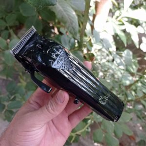 طراحی ظاهری ماشین اصلاح وی جی ار مدل V-282