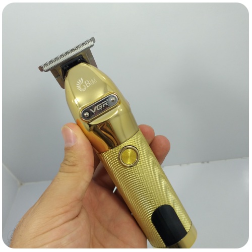 طراحی ظاهری ماشین اصلاح وی جی ار مدل V-275 چگونه است ؟
