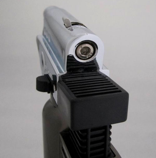 فندک FLAME GUN دارای دکمه روشن و خاموش است.