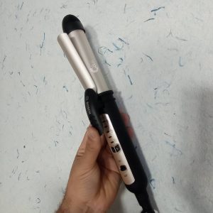 طراحی ظاهری دستگاه حالت دهنده مو برند Bosch مدل PHC 9790 به چه صورت می باشد؟