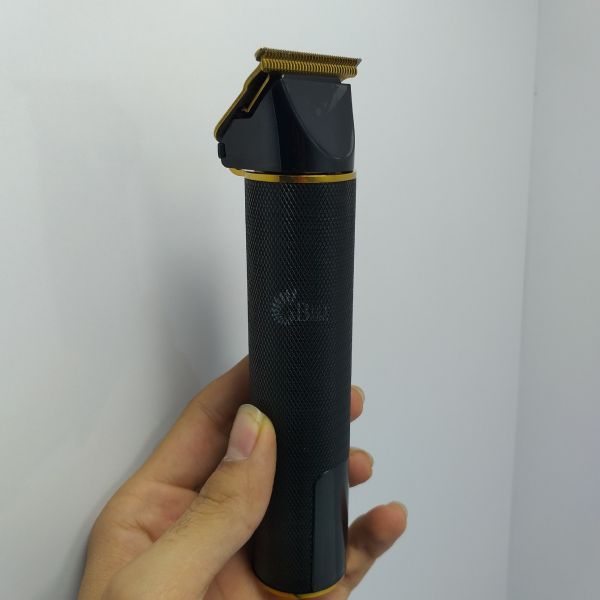 طراحی ظاهری ماشین اصلاح موی سر وصورت وی جی آر مدل V-266